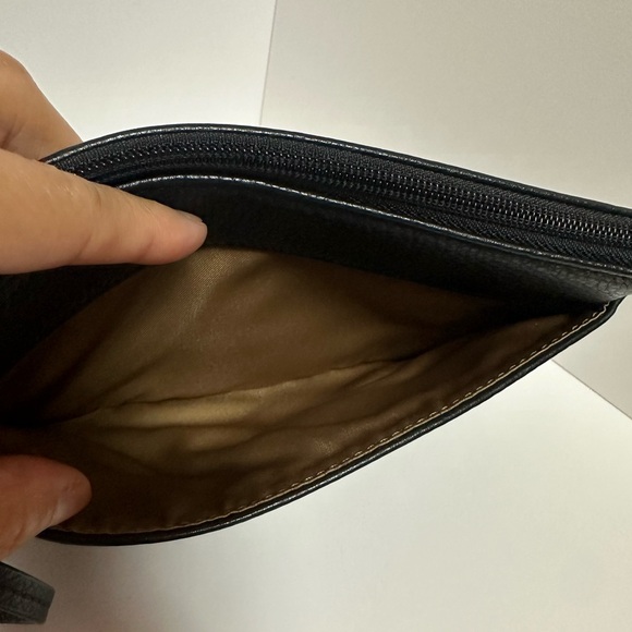 #37. Coach Soft Grain Leather Large Wrislet, Black, EUC - Picture 5 of 6